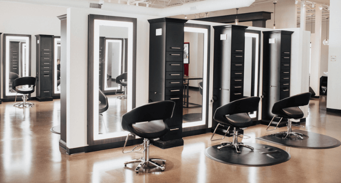 Hydraulic salon styling chairs